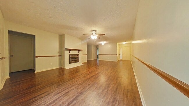 Photo - 3355 Galleria Dr Unit 7 - 1