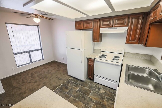 Photo - 4300 N Lamont St Condo Unit 229