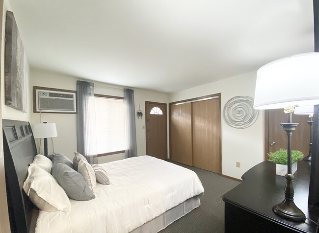 Oakton Beach Apartments