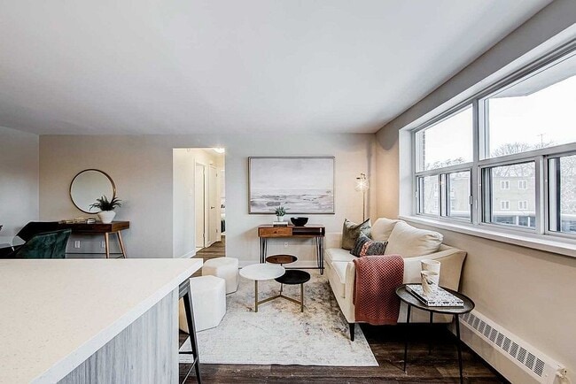 Photo - 9960 Bayview Av Unit #3