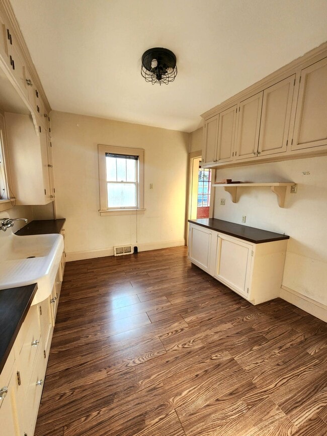 Photo - 1718 Grand Ave