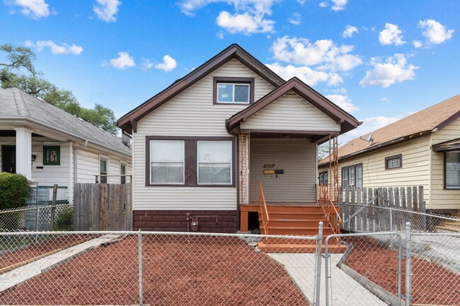 Building Photo - 10150 S Wentworth Ave