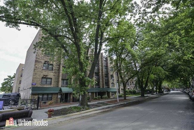 Building Photo - 648 W Wrightwood Ave Unit A05C