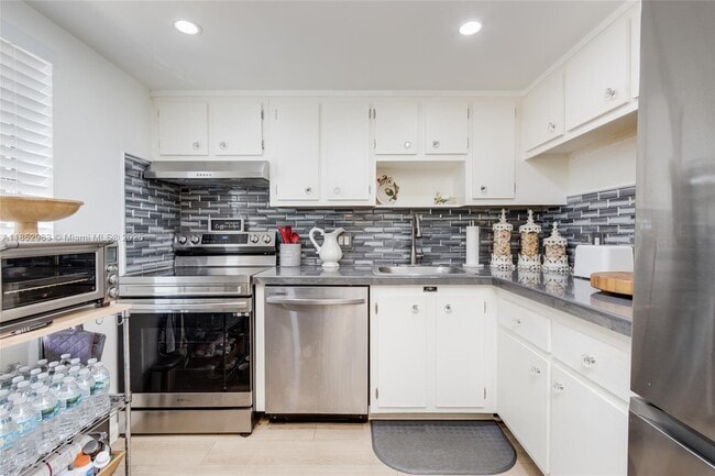 Photo - 1010 Country Club Dr Unit 405