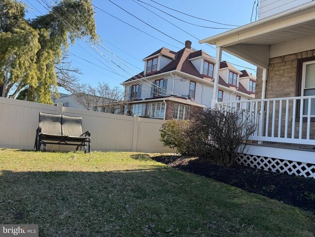 Photo - 124 W Butler Pike