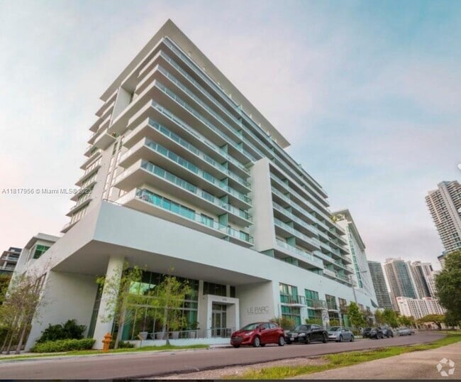 Building Photo - 1600 SW 1st Ave Unit 606 Rental