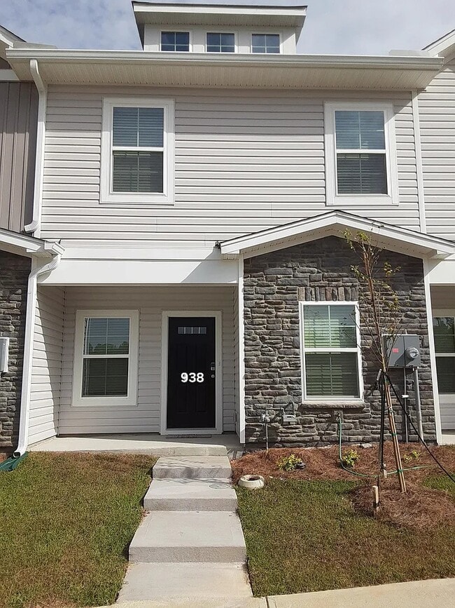 Photo - 938 Drake Grv Ln Townhome
