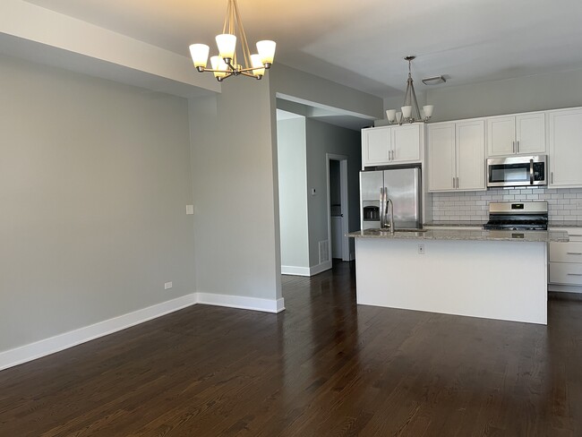 Building Photo - 3634 S Hamilton Ave Unit 1 Rental