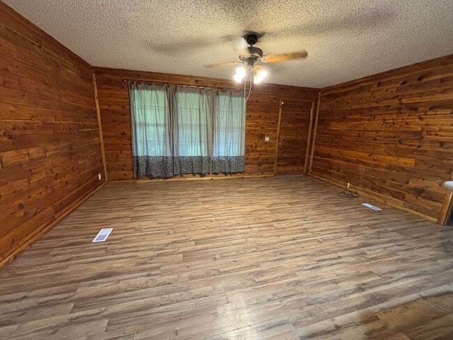 Photo - 1234 Camp St