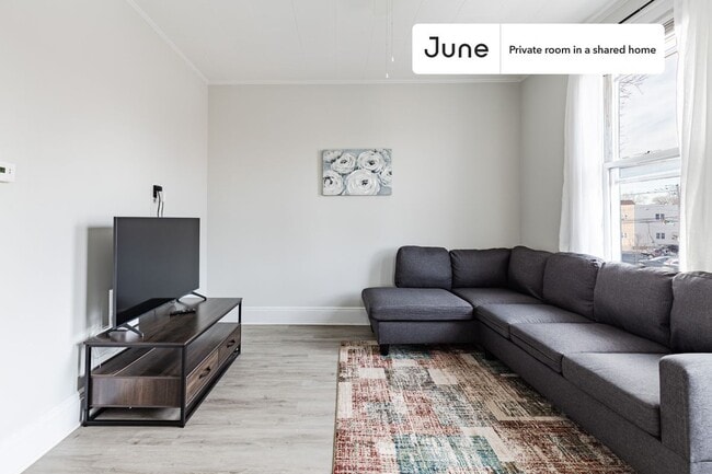 Photo - Room in Shared 3 bed/1 bath home Unidad A