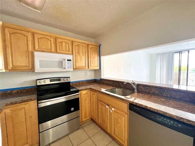 Photo - 8185 NW 7th St Unidad 421
