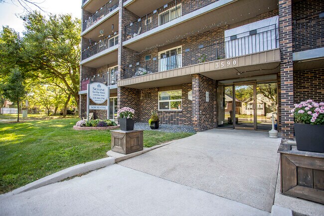 Photo - Sun Ray Manor