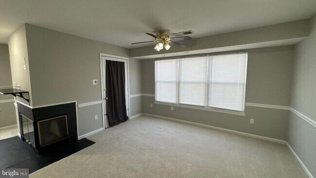 Photo - 2 Fallen Tree Ct Unidad C