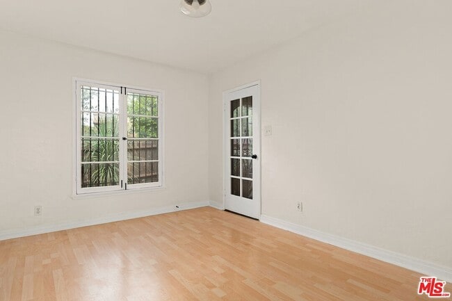 3104 Silver Lake Blvd