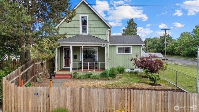 Building Photo - 121 E Harrison St Rental