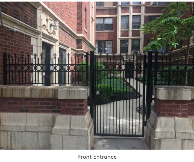 Front Entrance - 1064 W Granville Ave Unit 13