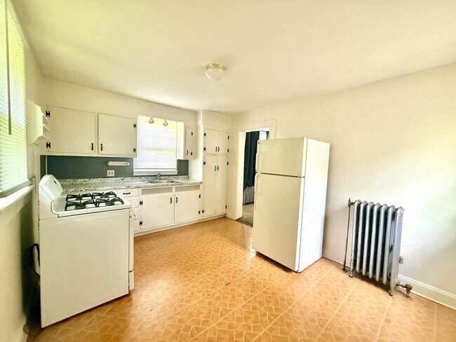 Building Photo - 497 Norwood Rd Unit 3