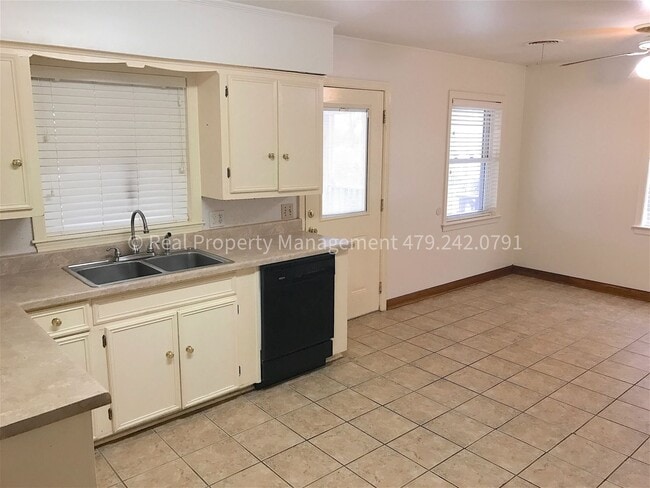 Photo - 1306 S 41st St