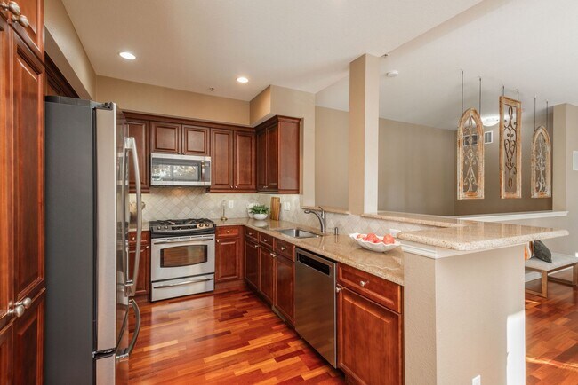 Photo - 1684 Fillmore St