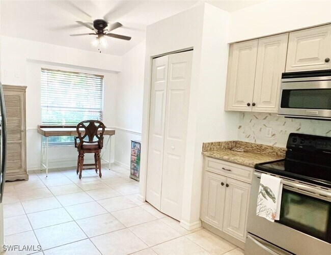 Photo - 2037 W Crown Pointe Blvd