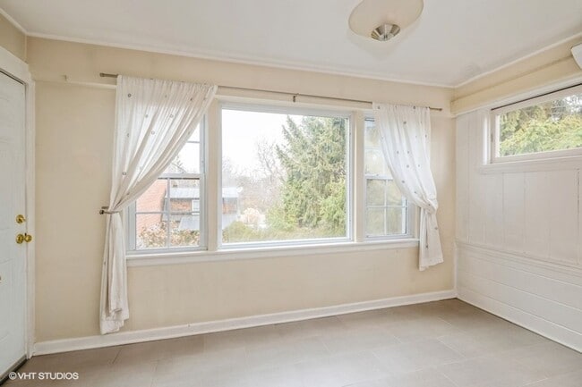 Photo - Park Avenue Unit Upstairs - #2