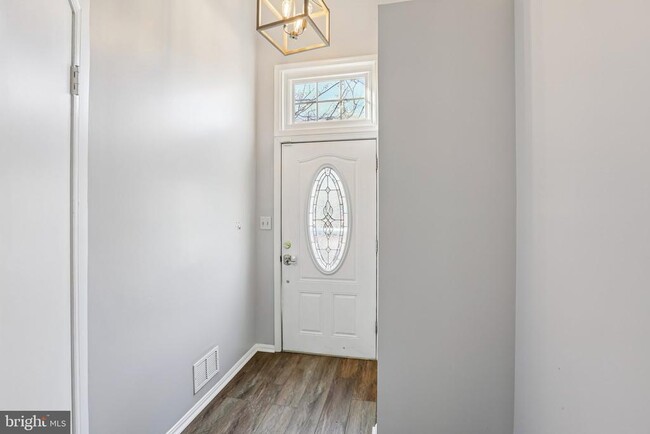 Photo - 1305 Riverwood Way