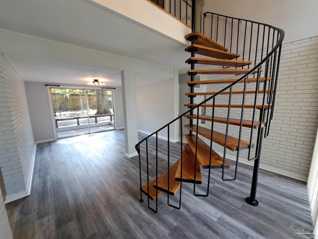 243 Euclid Rd