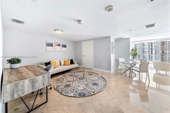 Photo - 200 Biscayne Blvd Way Unidad 200 Biscayne Boulevard Way # 4308