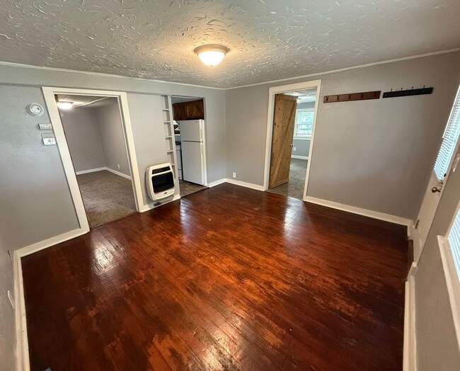 Photo - Newly Renovated 2 Bed / 1 Bath Grandview Home with Hardwood Floors & Deck