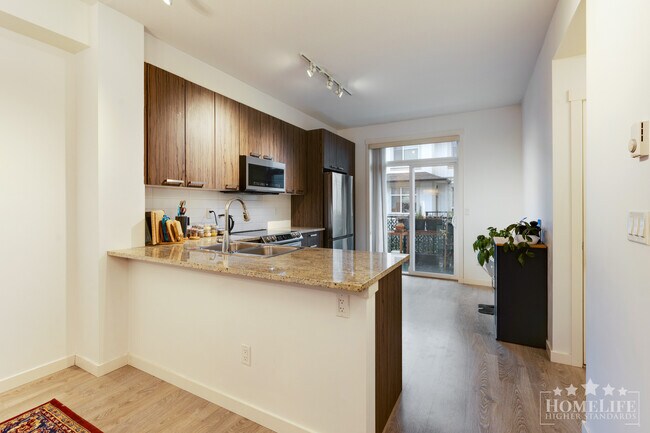 Photo - Comfortable 3 bed 2.5 bath Townhouse in the Heart of Fleetwood Unité 27