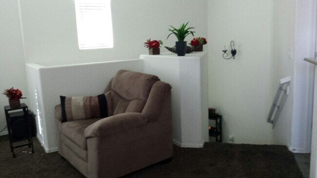 Photo - 2 bedroom /2 bath with a garage located in... Unidad 332