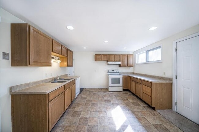 Building Photo - 441 1st Ave Rental