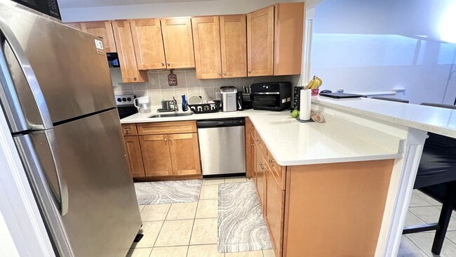 Photo - 400 Governors Dr Unit 5