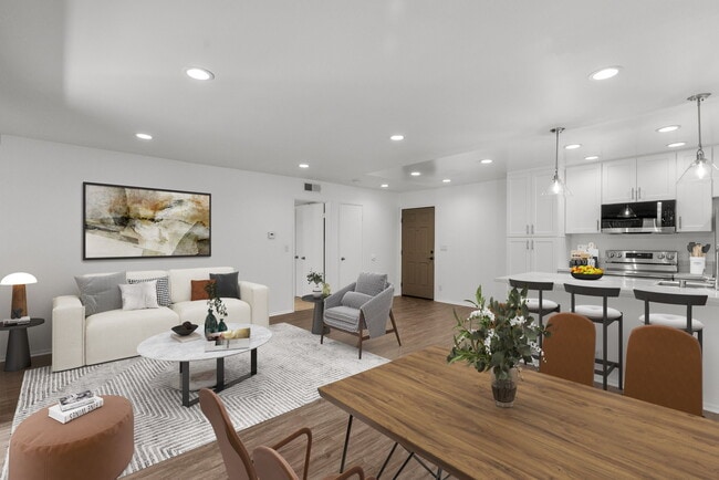 Photo - Westlake Villas Apartments