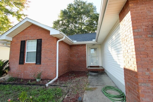 Photo - 205 Tiffot Ct