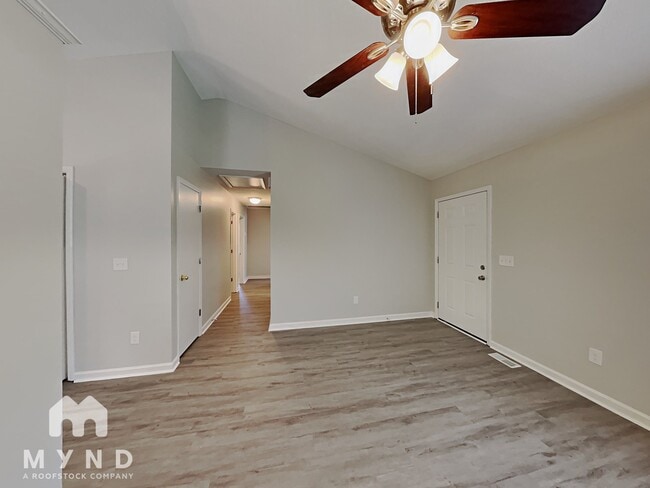 Photo - 2912 Sylvester St