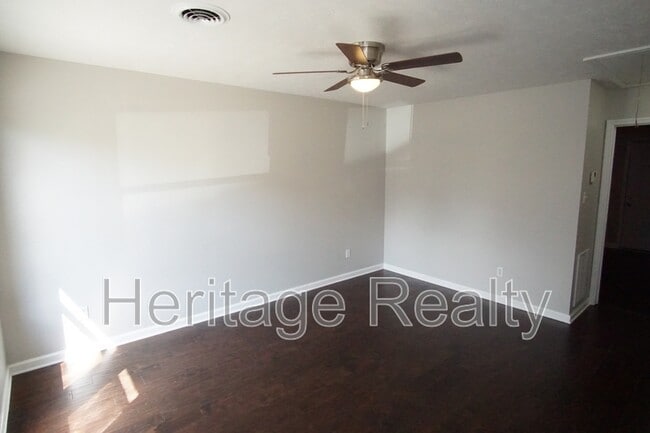 Photo - 2050 Countryhill Ln