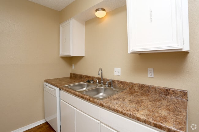 2BR, 2.5BA - 1200SF - Kitchen