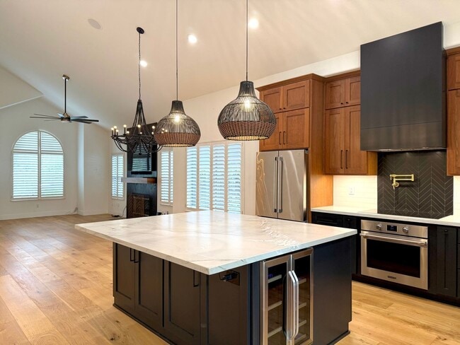 2338 La Lima Way