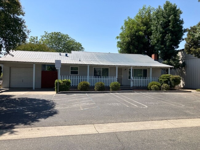 Building Photo - 931 Reno Ave Unit RenoK - 6/TBD/10 - S