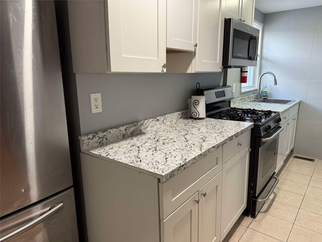 Photo - 337 Riverside Dr Unit C