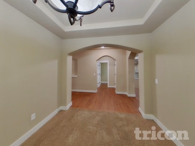 Photo - 4422 Logan Dr NE