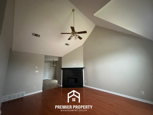 Photo - Modern 3BR/2.5BA Cordova Home | Granite Counters, Vaulted Ceilings & Soaking Tub