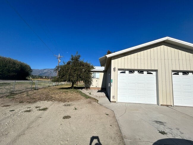 Building Photo - 574 Skalkaho Hwy Unit 574 Skalkaho Hwy A1 Rental