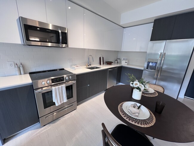 Building Photo - 20421 NW 20th Ct Unit A2