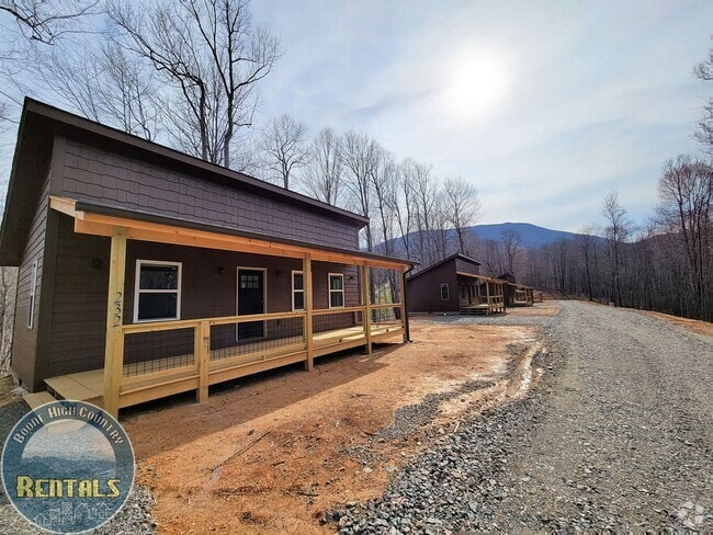 Building Photo - Beautiful 1-Bed Cabin In Trade, Tennessee Rental