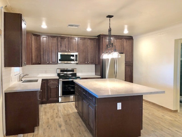 Building Photo - Gorgeous fully remodeled in Central Tucson Pre Lease August 2023