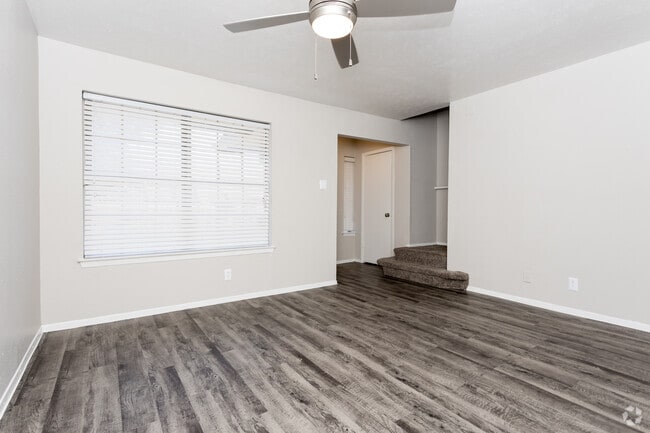 2BR,1.5BA-1100SF