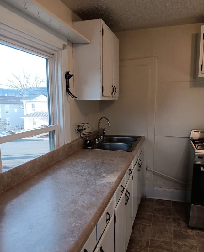 Photo - 816 Avon St Unit B