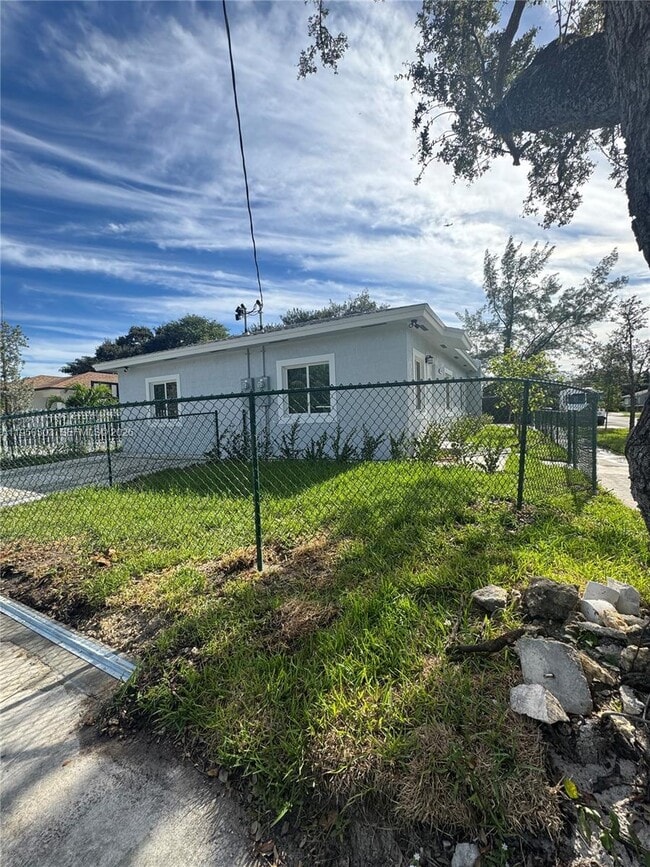 Photo - 4493 NW 15th Ave Unit 0